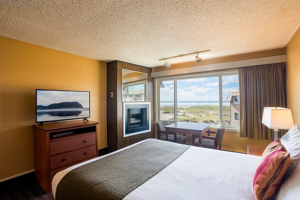 Ebb Tide Oceanfront Inn