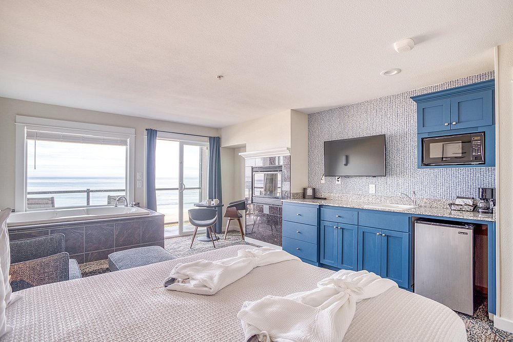 Starfish Manor Oceanfront Hotel