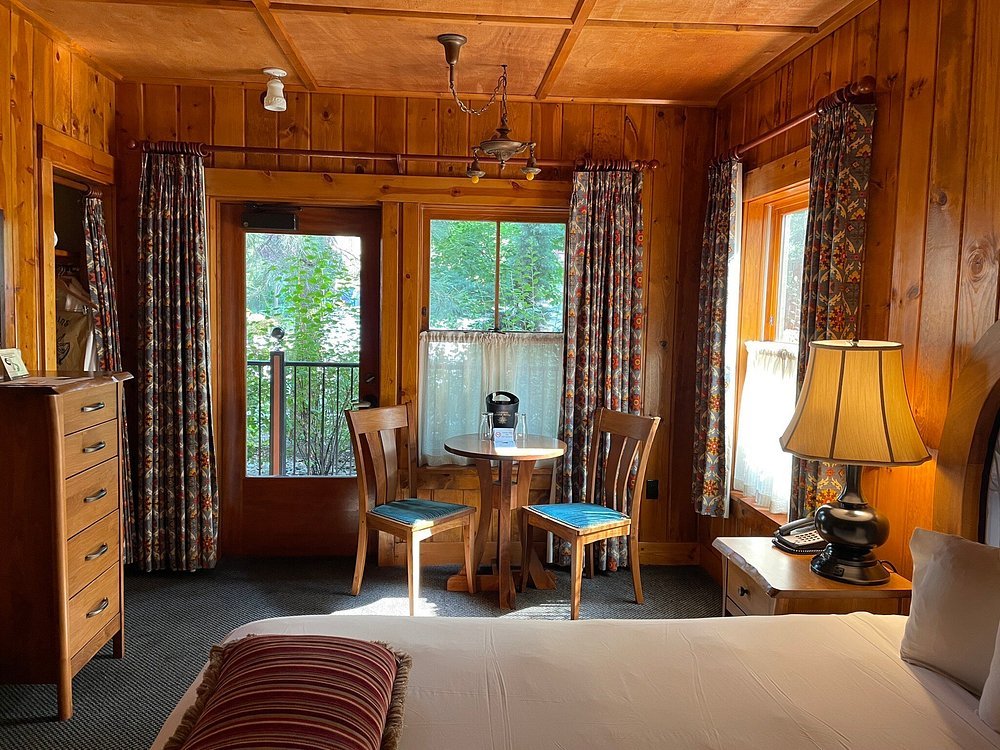 McMenamins Old St. Francis School