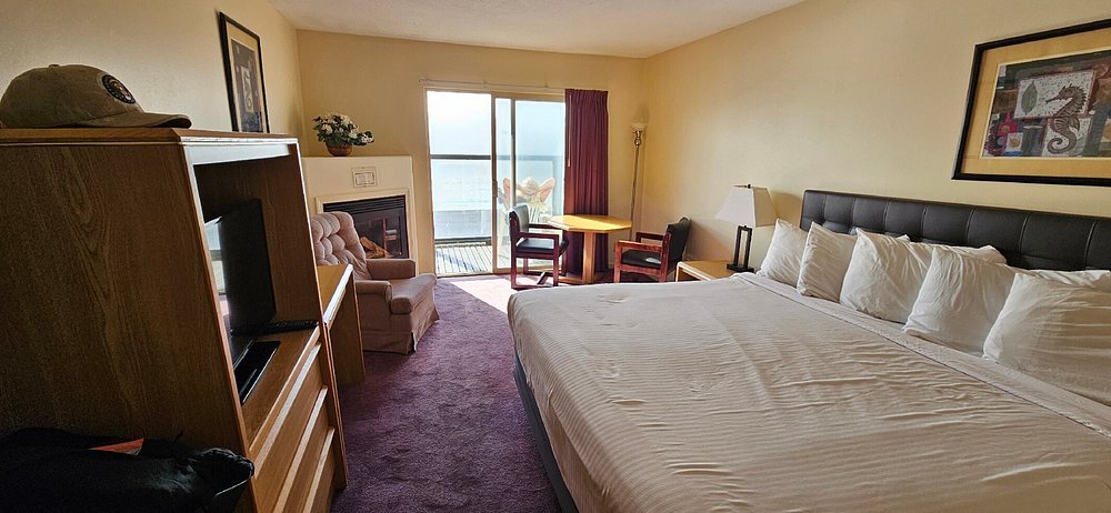 Seahorse Oceanfront Lodging