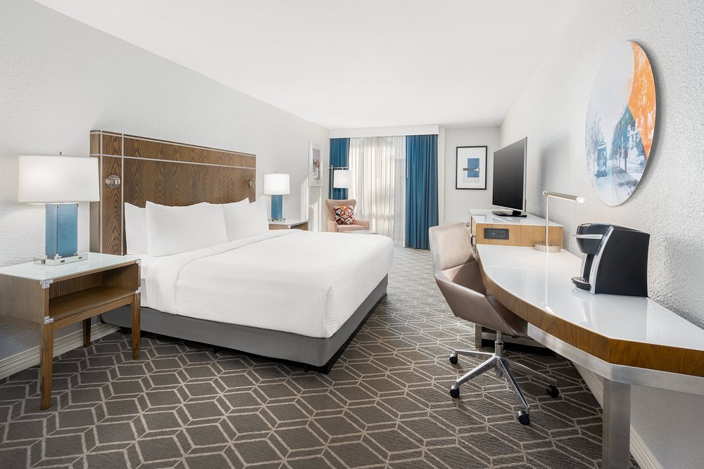 Crowne Plaza Jacksonville Airport