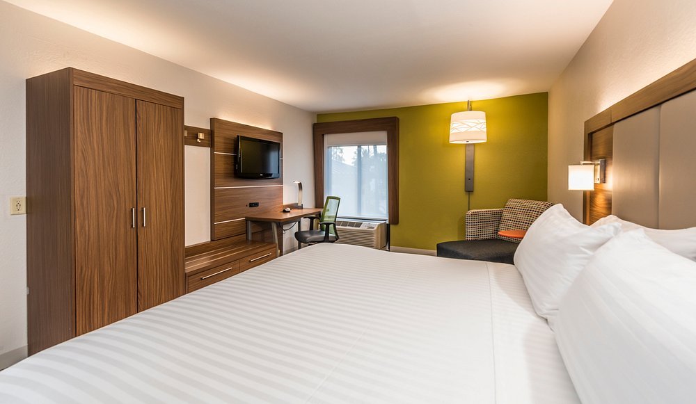 Holiday Inn Express & Suites Jacksonville-South by IHG