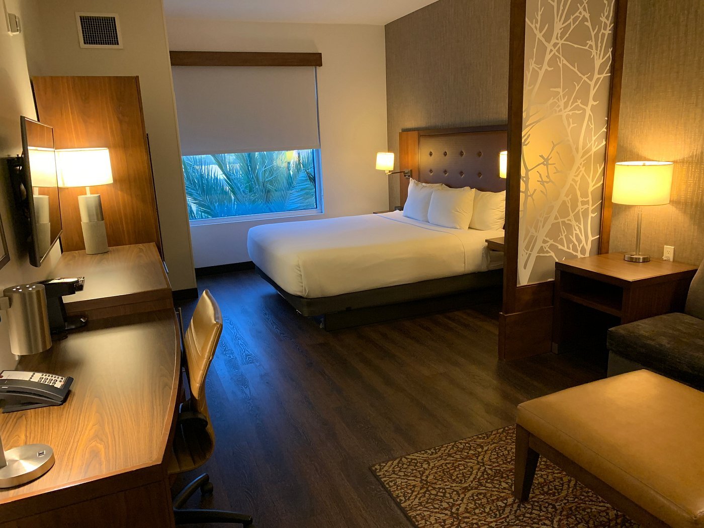 Hyatt Place Las Vegas at Silverton Village