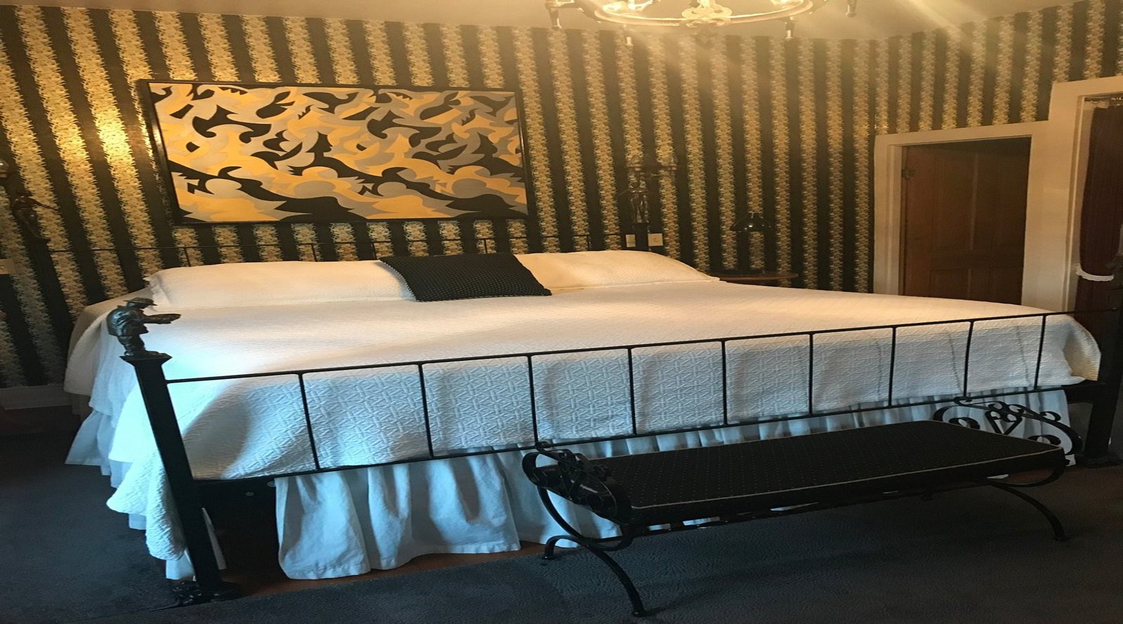 Abe's Spring Street Guest House