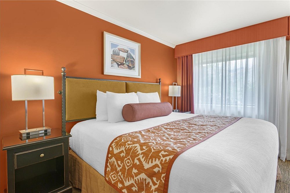 Best Western Plus Arroyo Roble Hotel & Creekside Villas
