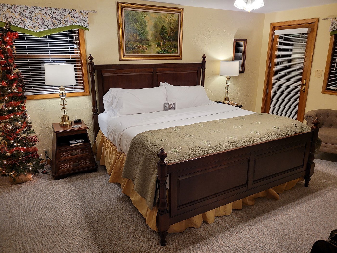 Hawk Valley Retreat & Cottages