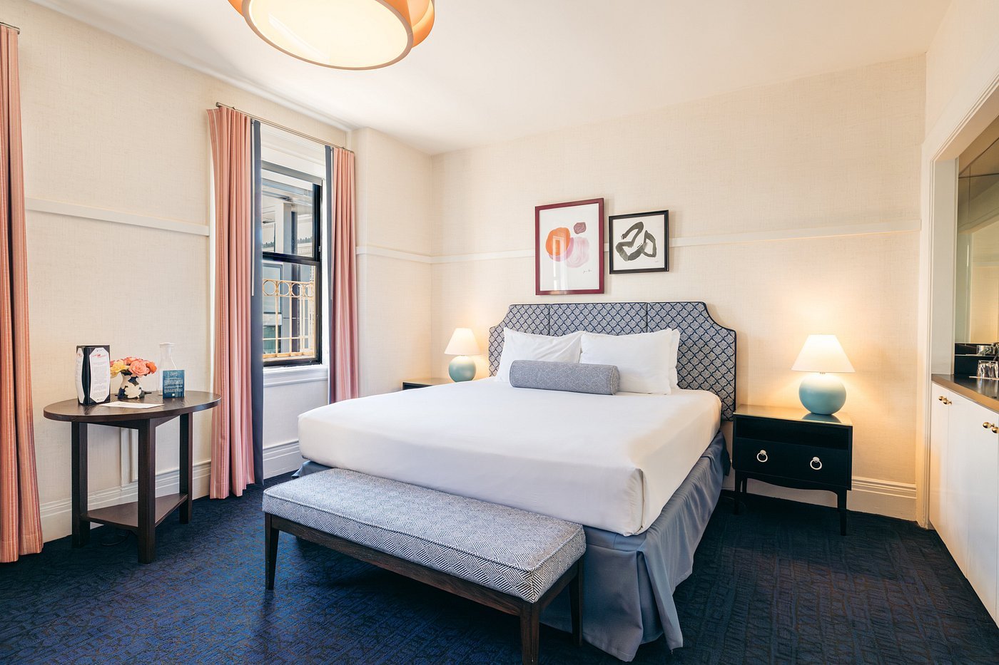 Hotel Triton