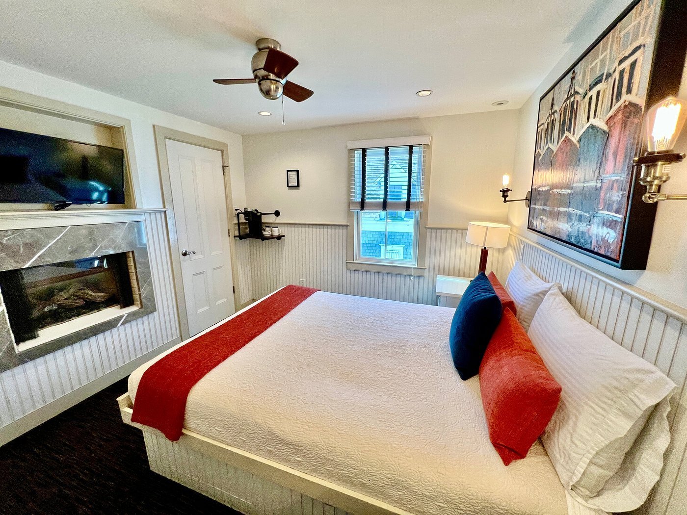 White Porch Inn Art Hotel