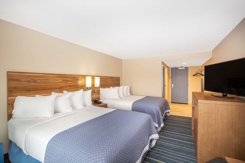 Days Inn & Suites By Wyndham Kearney