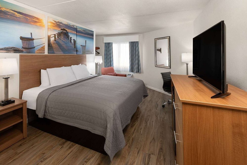 Days Inn by Wyndham Biloxi Beach