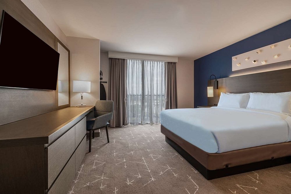 Embassy Suites by Hilton Tulsa I-44