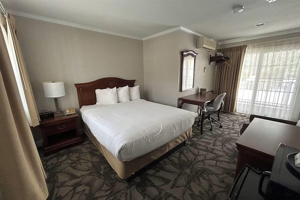 Golden Gables Inn Dazzler Select by Wyndham