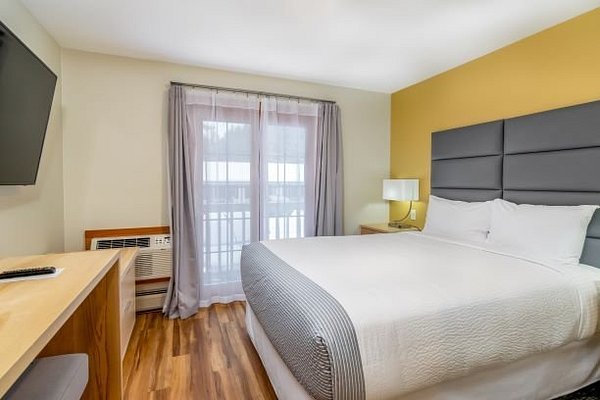 Grey Fox Inn & Resort