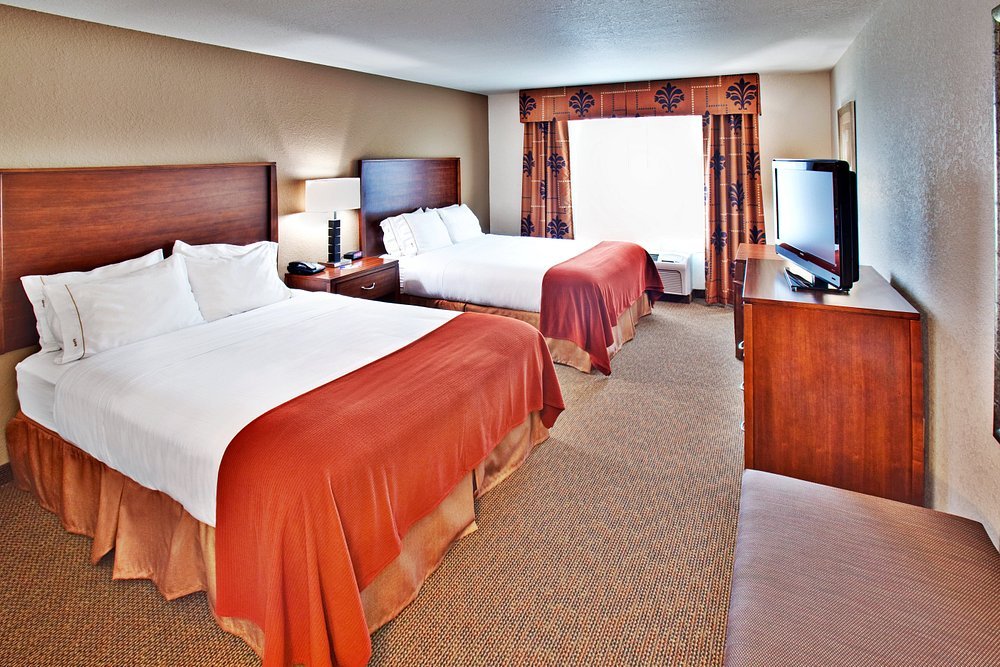 Holiday Inn Express & Suites Dubuque-west By IHG