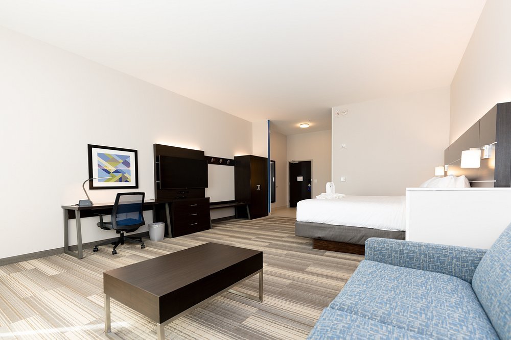 Holiday Inn Express & Suites Franklin - Berry Farms By IHG