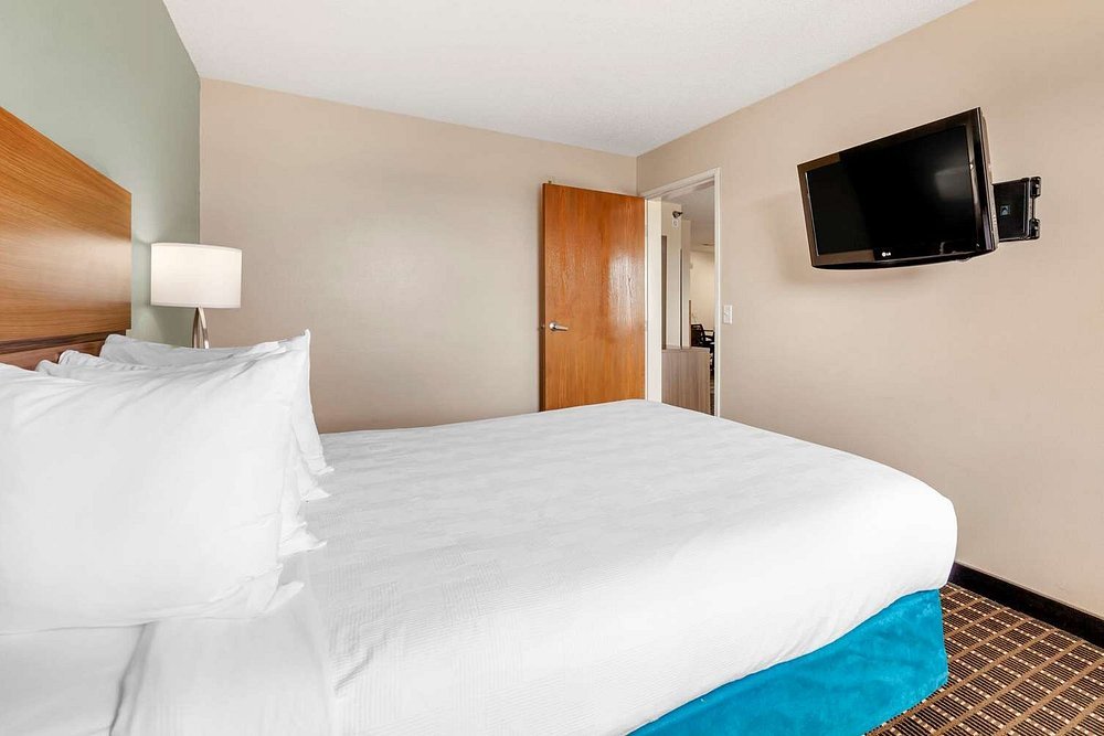 MainStay Suites Dubuque At Hwy 20