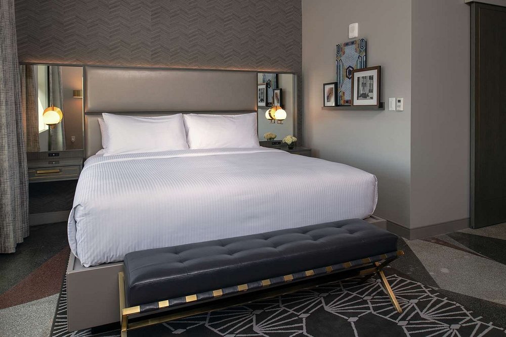 Tulsa Club Hotel, Curio Collection by Hilton
