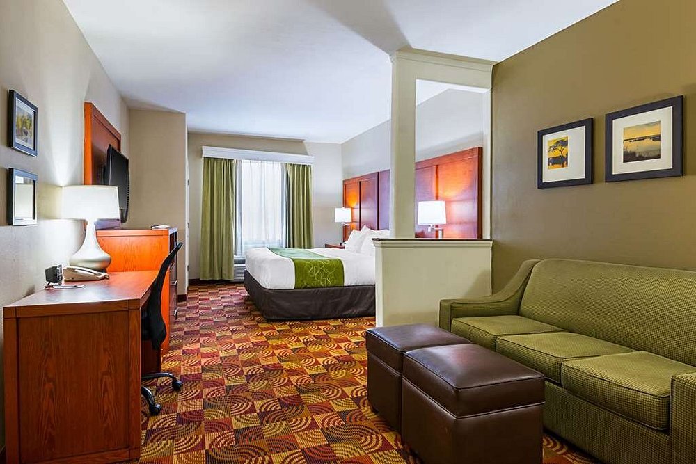 Comfort Suites