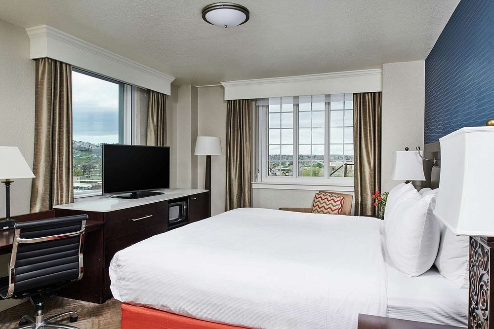 Hotel Alex Johnson Rapid City, Curio Collection by Hilton