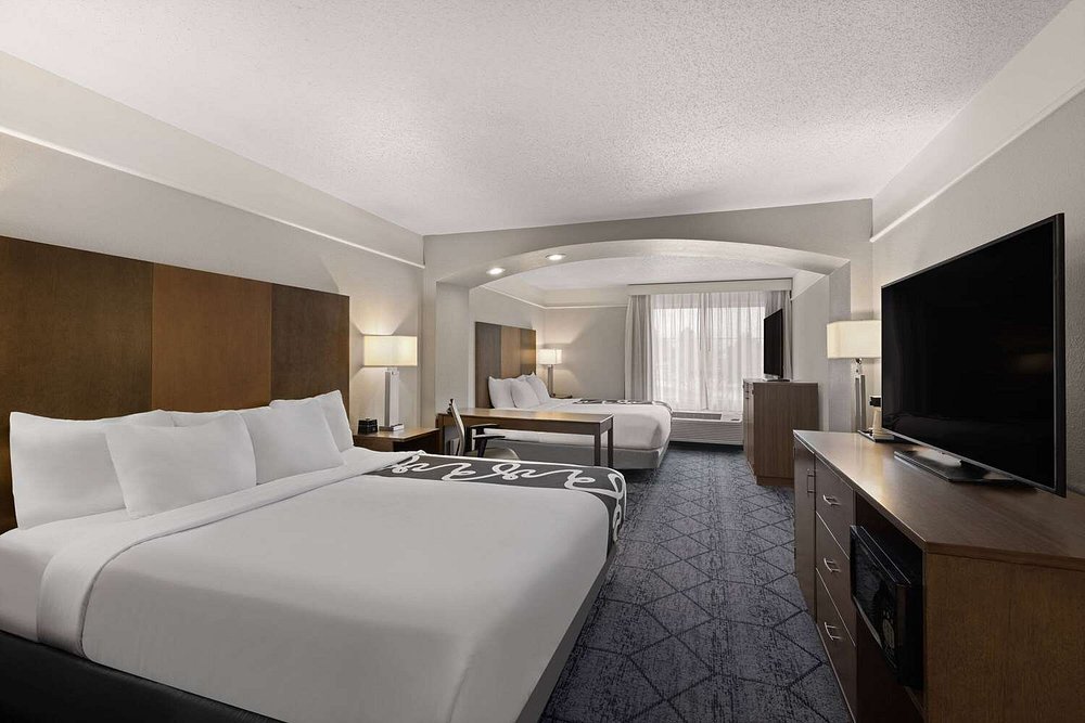 La Quinta Inn and Suites by Wyndham at Watiki Waterpark