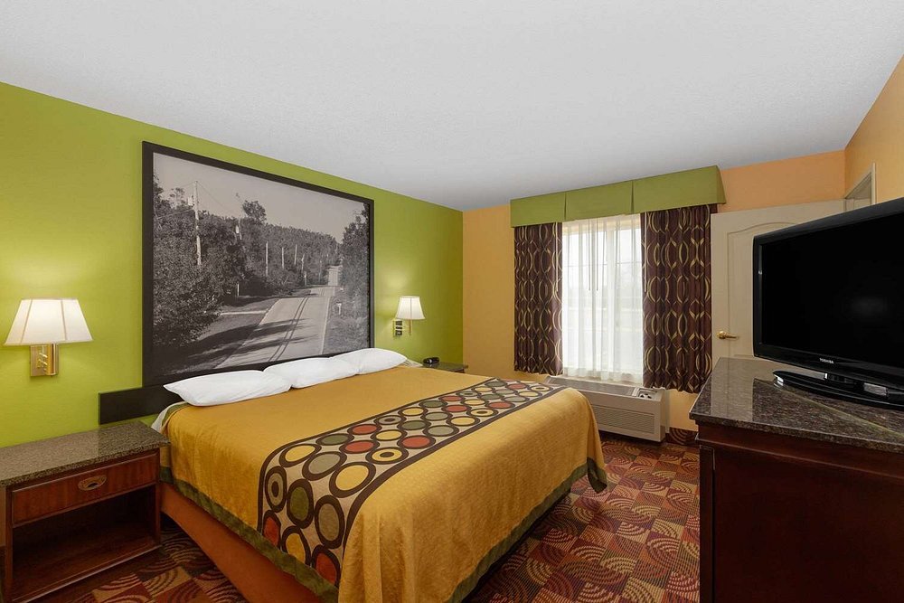Super 8 by Wyndham Lake of the Ozarks
