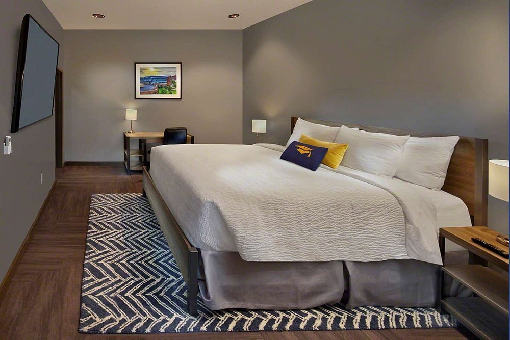 Scholar Morgantown, Tapestry Collection by Hilton